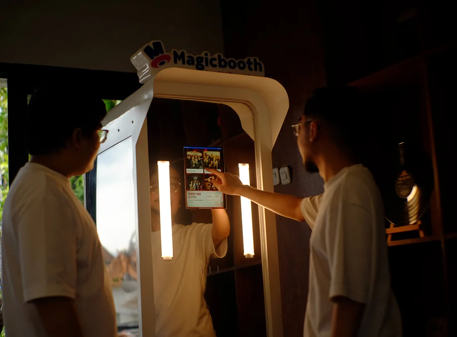 Display Magicbooth untuk konteks brand activation.