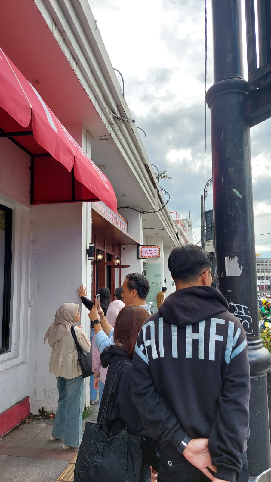 Contoh antrean Magicbooth di venue untuk membaca kebutuhan operator dan durasi.